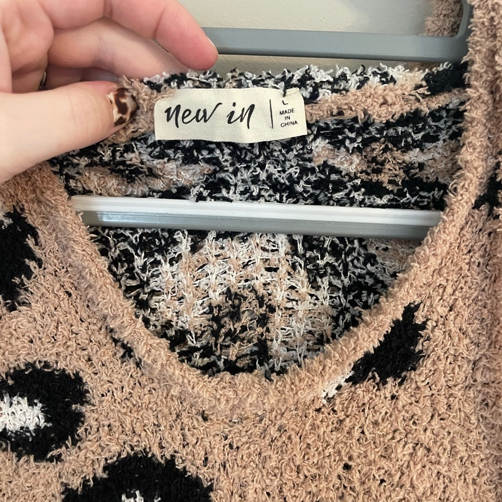 Cheetah Print Textured Hooded Sweater